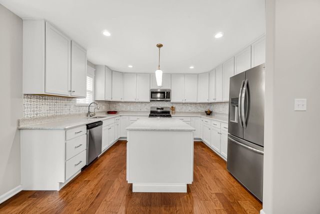 772 Cirque Drive, Crown Point, IN 46307