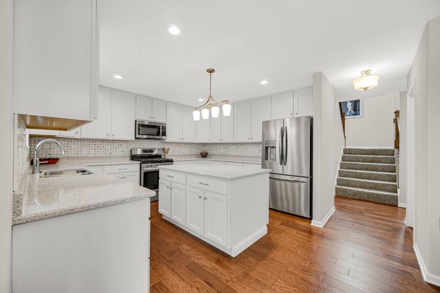 772 Cirque Drive, Crown Point, IN 46307