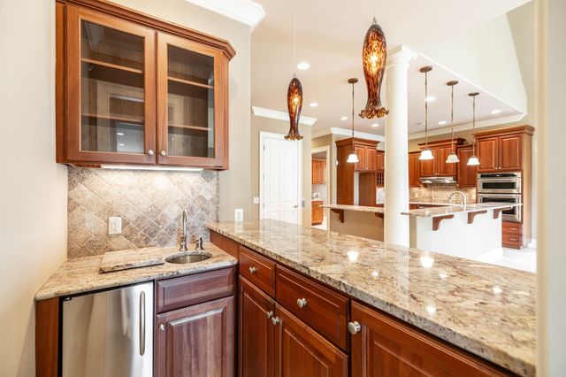 1165 Chloe Dr, Gallatin, TN 37066