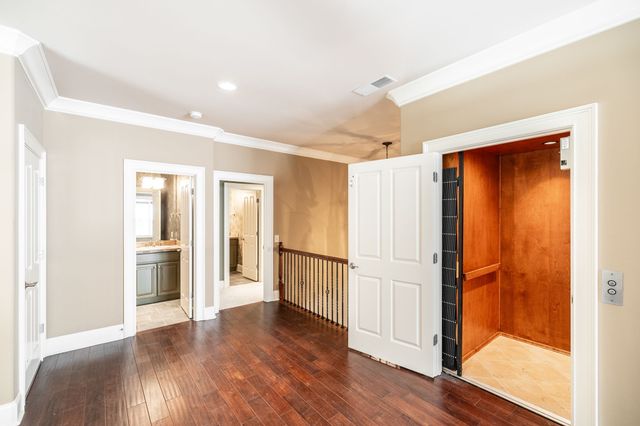 1165 Chloe Dr, Gallatin, TN 37066