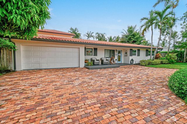 8110 W Lake Drive, West Palm Beach, FL 33406