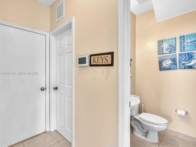912 NW 204th St, Miami Gardens, FL 33169
