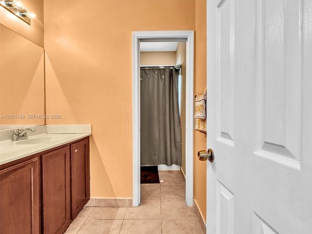 912 NW 204th St, Miami Gardens, FL 33169