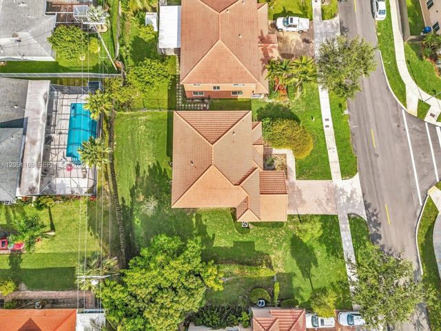 912 NW 204th St, Miami Gardens, FL 33169