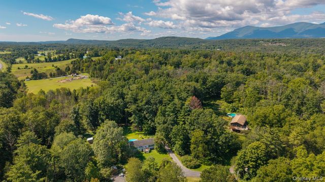 28 Buck Lane, Saugerties, NY 12477