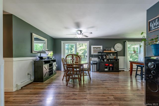 28 Buck Lane, Saugerties, NY 12477