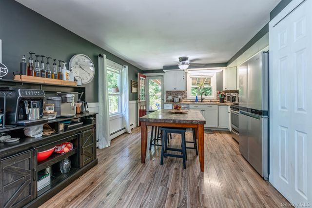 28 Buck Lane, Saugerties, NY 12477