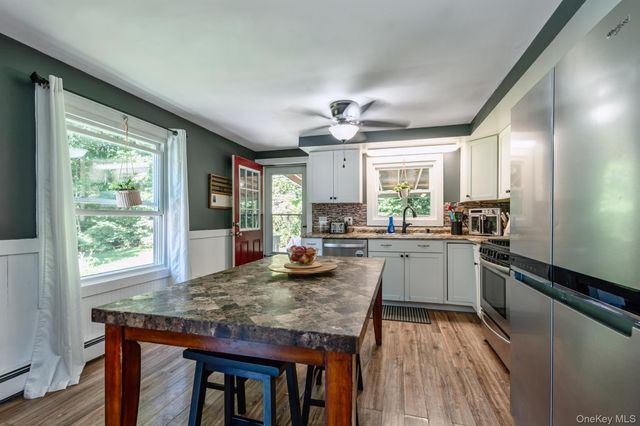 28 Buck Lane, Saugerties, NY 12477