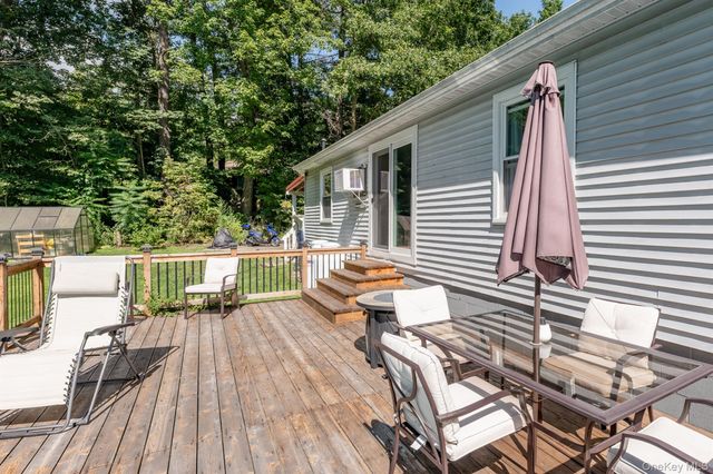 28 Buck Lane, Saugerties, NY 12477