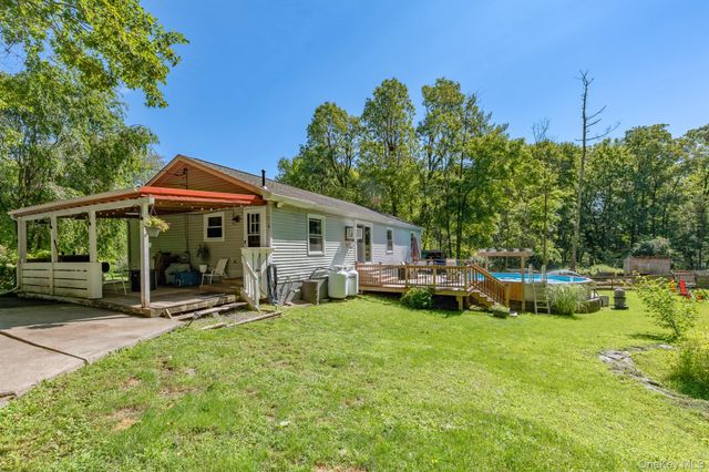 28 Buck Lane, Saugerties, NY 12477