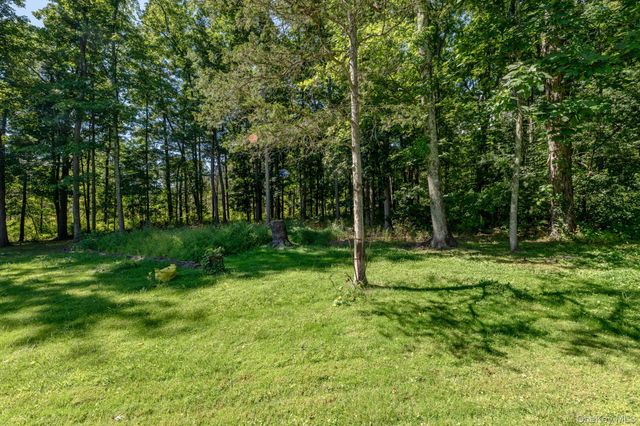 28 Buck Lane, Saugerties, NY 12477