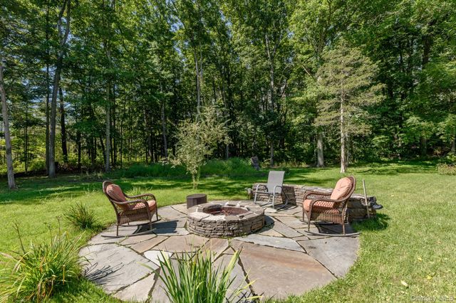 28 Buck Lane, Saugerties, NY 12477