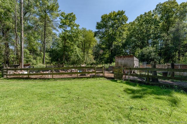 28 Buck Lane, Saugerties, NY 12477