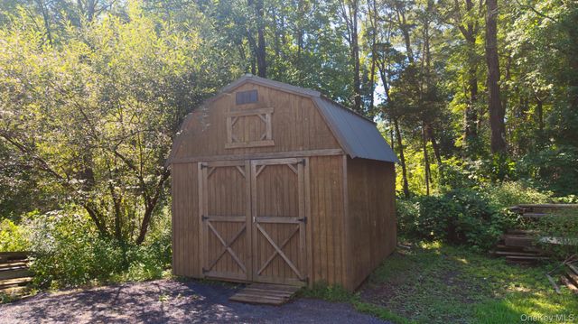 28 Buck Lane, Saugerties, NY 12477
