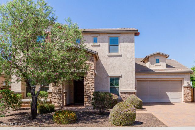 882 E Parkview Drive, Gilbert, AZ 85295