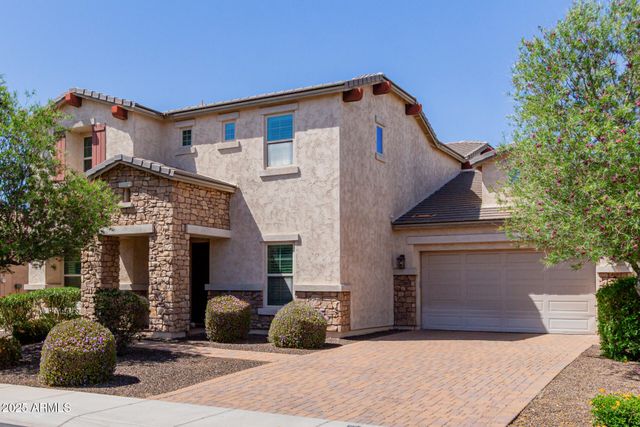 882 E Parkview Drive, Gilbert, AZ 85295