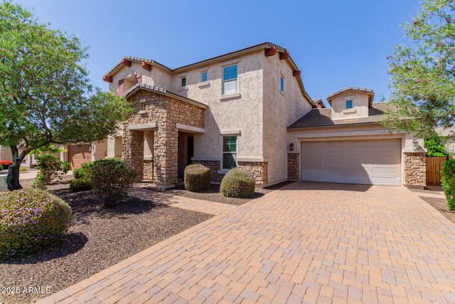 882 E Parkview Drive, Gilbert, AZ 85295