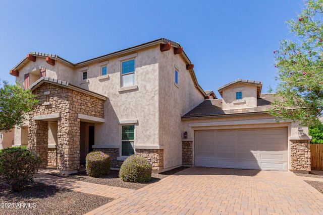 882 E Parkview Drive, Gilbert, AZ 85295