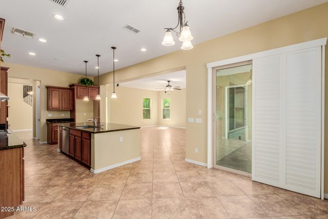 882 E Parkview Drive, Gilbert, AZ 85295