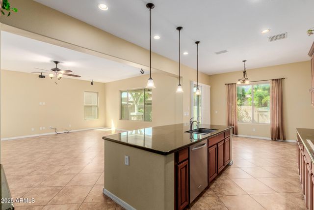 882 E Parkview Drive, Gilbert, AZ 85295