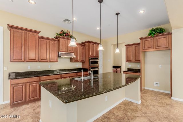 882 E Parkview Drive, Gilbert, AZ 85295