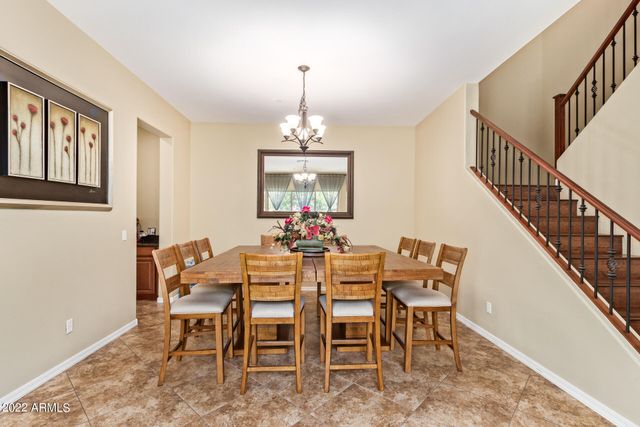 882 E Parkview Drive, Gilbert, AZ 85295