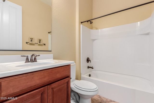 882 E Parkview Drive, Gilbert, AZ 85295