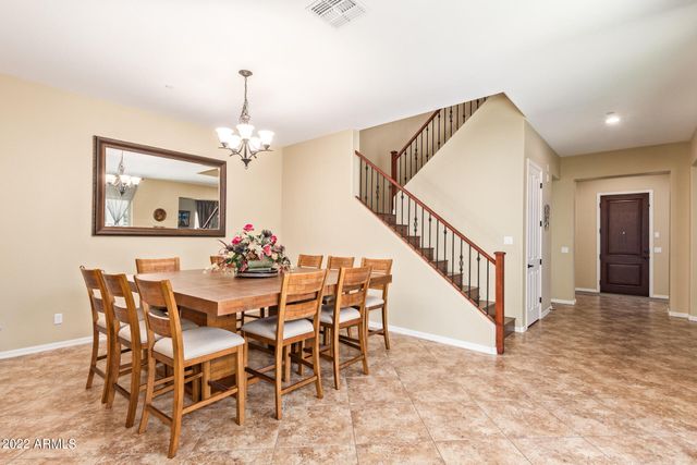 882 E Parkview Drive, Gilbert, AZ 85295