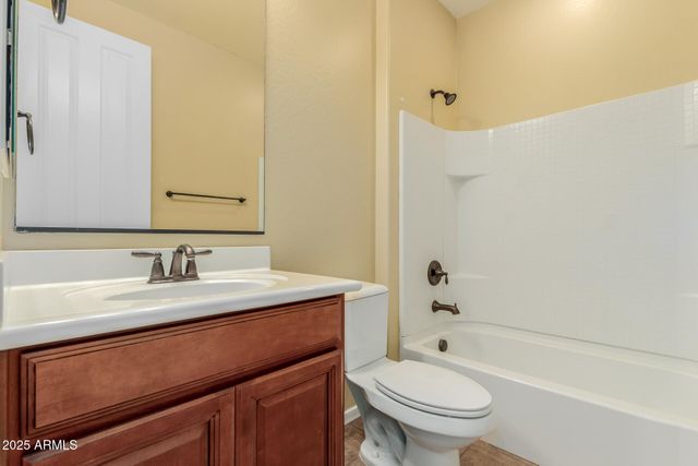 882 E Parkview Drive, Gilbert, AZ 85295