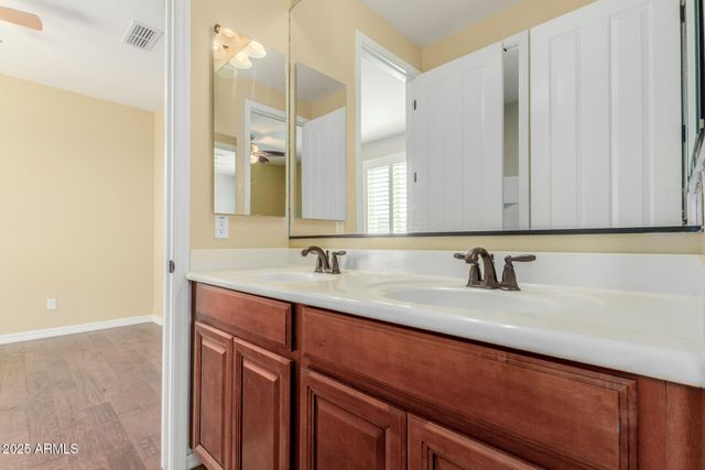 882 E Parkview Drive, Gilbert, AZ 85295