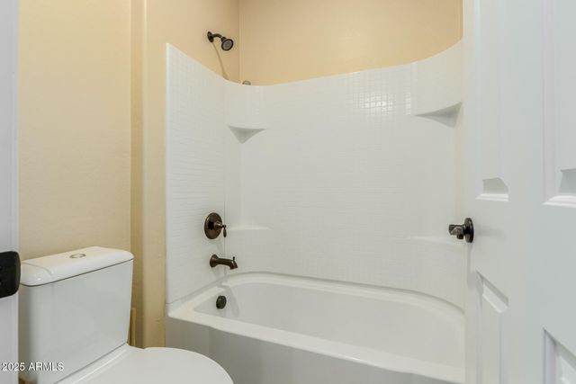 882 E Parkview Drive, Gilbert, AZ 85295