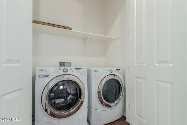 882 E Parkview Drive, Gilbert, AZ 85295