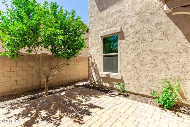 882 E Parkview Drive, Gilbert, AZ 85295