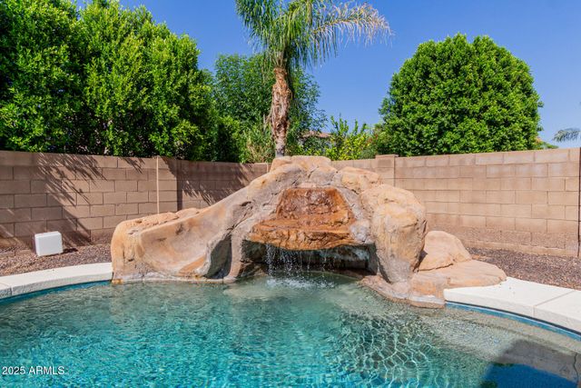 882 E Parkview Drive, Gilbert, AZ 85295