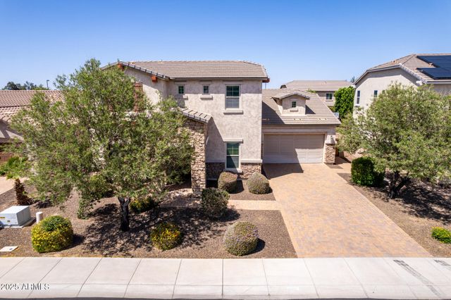 882 E Parkview Drive, Gilbert, AZ 85295