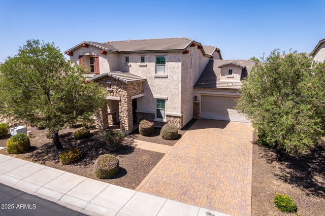 882 E Parkview Drive, Gilbert, AZ 85295