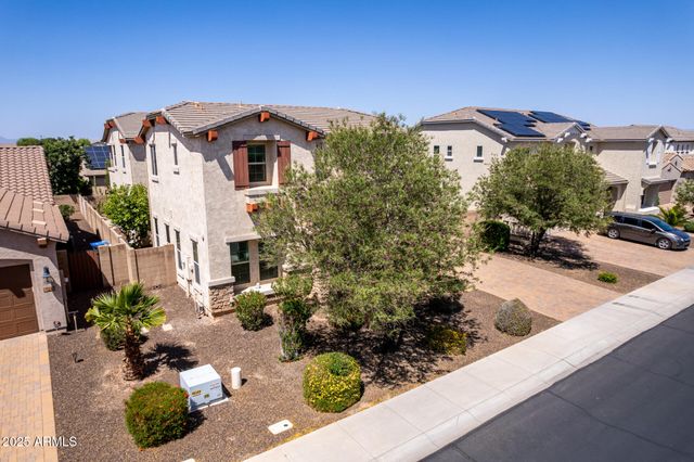 882 E Parkview Drive, Gilbert, AZ 85295