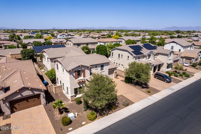 882 E Parkview Drive, Gilbert, AZ 85295