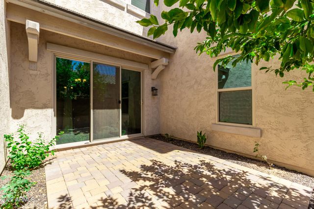 882 E Parkview Drive, Gilbert, AZ 85295