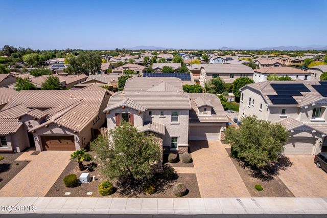 882 E Parkview Drive, Gilbert, AZ 85295