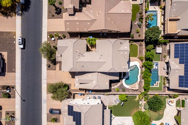 882 E Parkview Drive, Gilbert, AZ 85295
