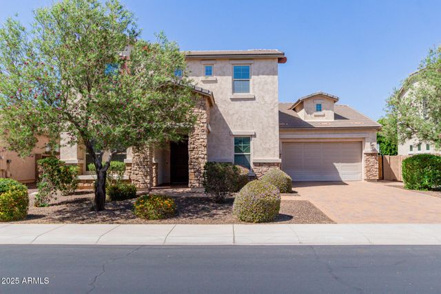 882 E Parkview Drive, Gilbert, AZ 85295