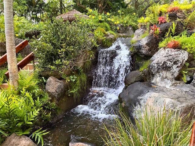 521 Hahaione Street 2-10G, Honolulu, HI 96825