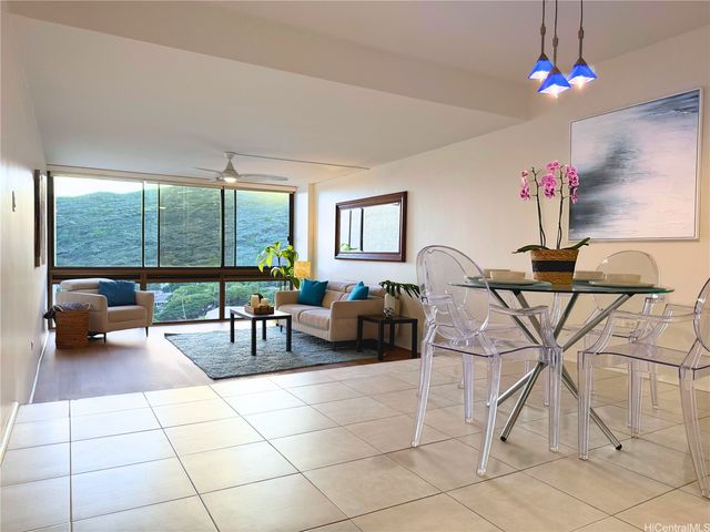 521 Hahaione Street 2-10G, Honolulu, HI 96825