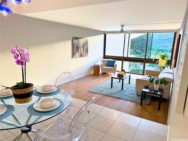 521 Hahaione Street 2-10G, Honolulu, HI 96825