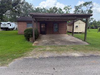 139 Scout Road, Jones Creek, TX 77541