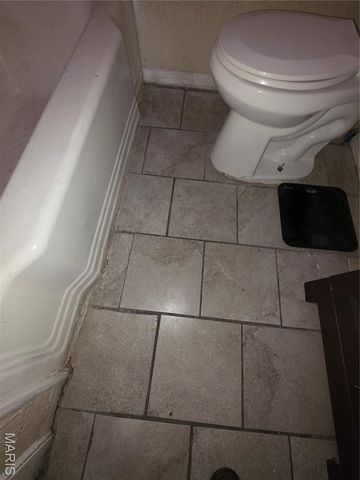 8015 Allen Avenue, St Louis, MO 63114