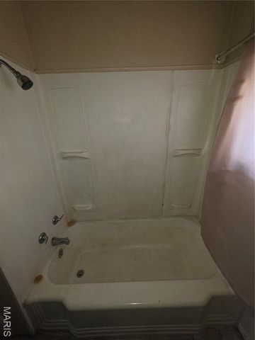 8015 Allen Avenue, St Louis, MO 63114