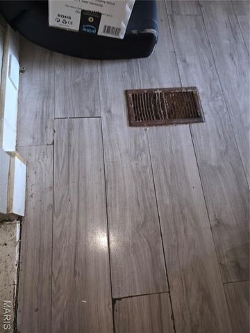 8015 Allen Avenue, St Louis, MO 63114