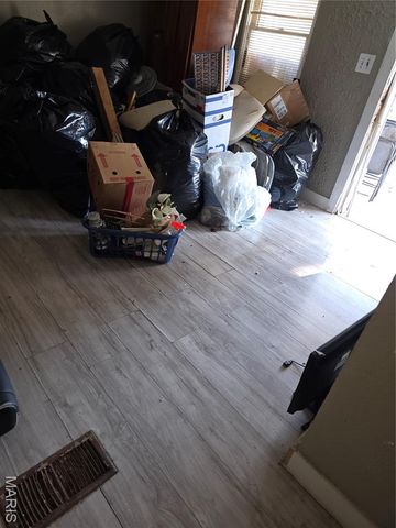 8015 Allen Avenue, St Louis, MO 63114